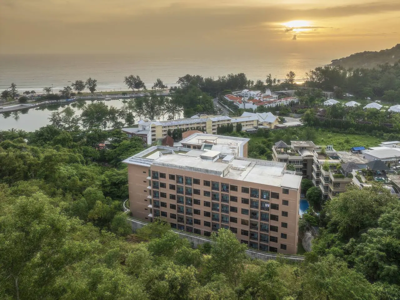 Wyndham Trademark Collection by Proud Karon